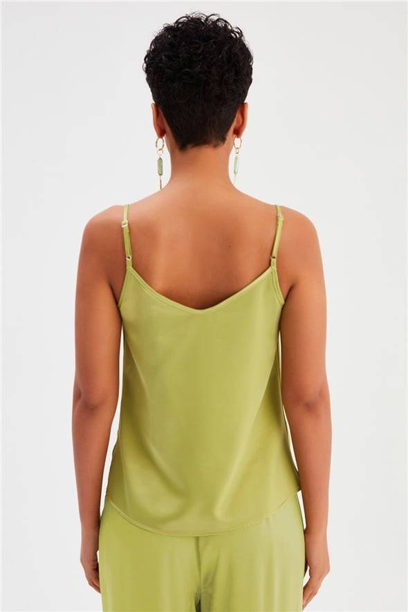 Top caraco en satin à décolleté plongeant – Vert olive