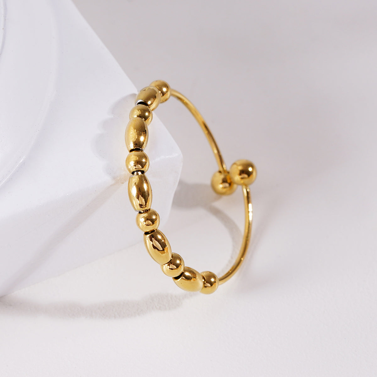BERNILA: Contemporary Round & Oval Beaded Ring