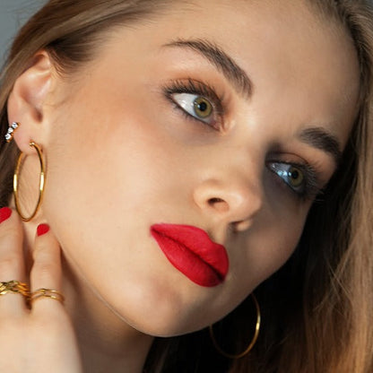 Style BIANCA Doré : Créoles Dorées Classiques Essentielles Quotidiennes. Disponibles en 7 Tailles – de 1 cm à 6 cm