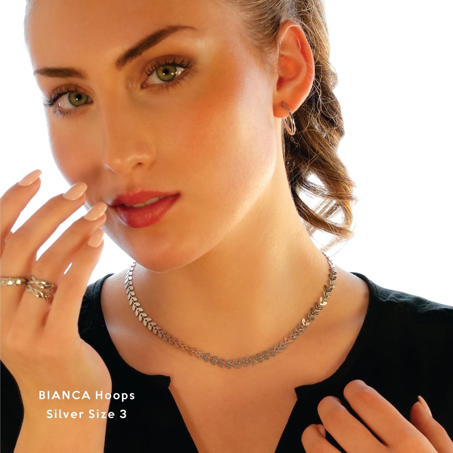 BIANCA Silver : Créoles rondes classiques essentielles pour tous les jours. Disponibles en 7 tailles – de 1 cm à 6 cm