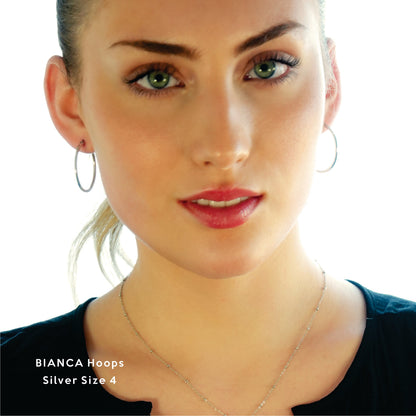 BIANCA Silver : Créoles rondes classiques essentielles pour tous les jours. Disponibles en 7 tailles – de 1 cm à 6 cm