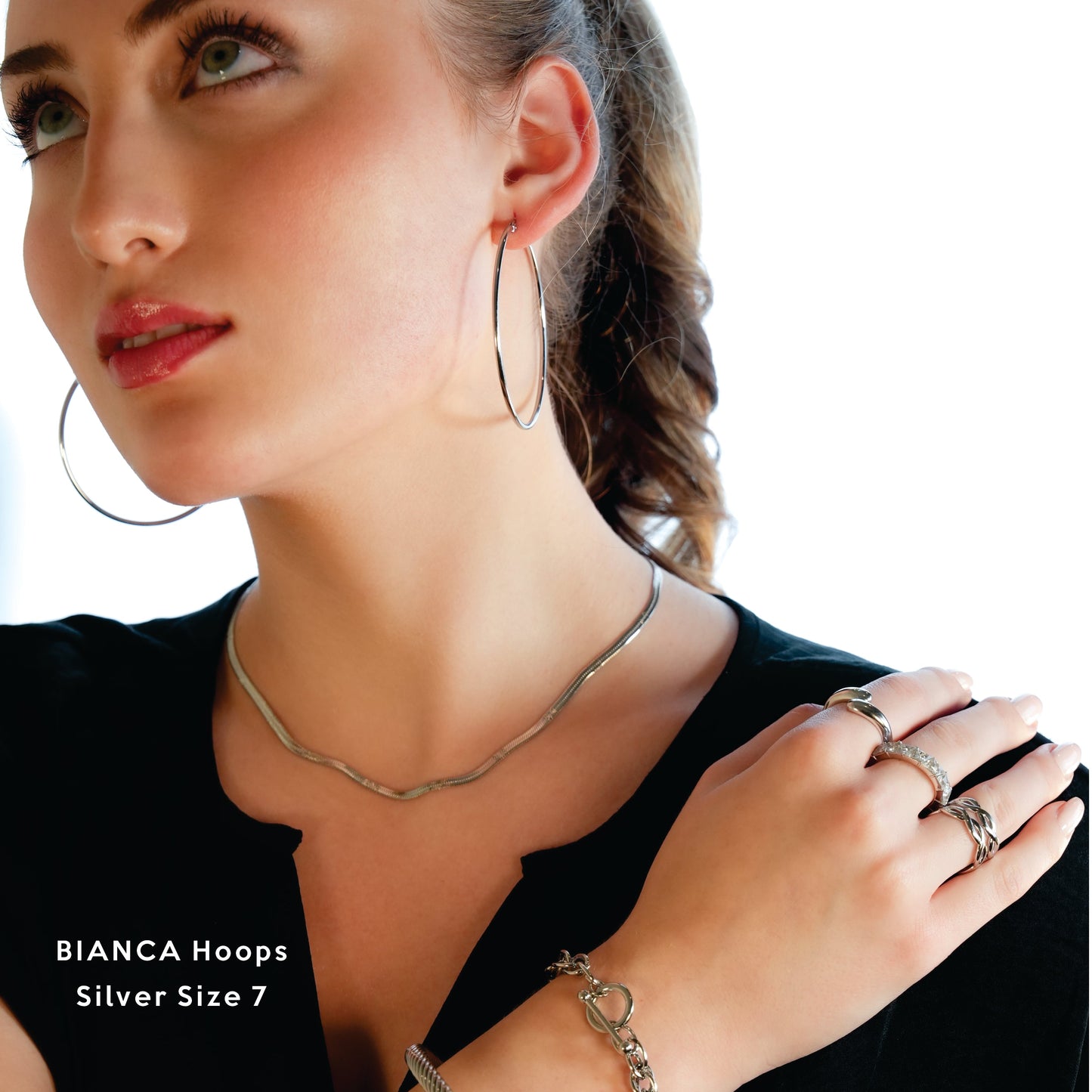 BIANCA Silver : Créoles rondes classiques essentielles pour tous les jours. Disponibles en 7 tailles – de 1 cm à 6 cm