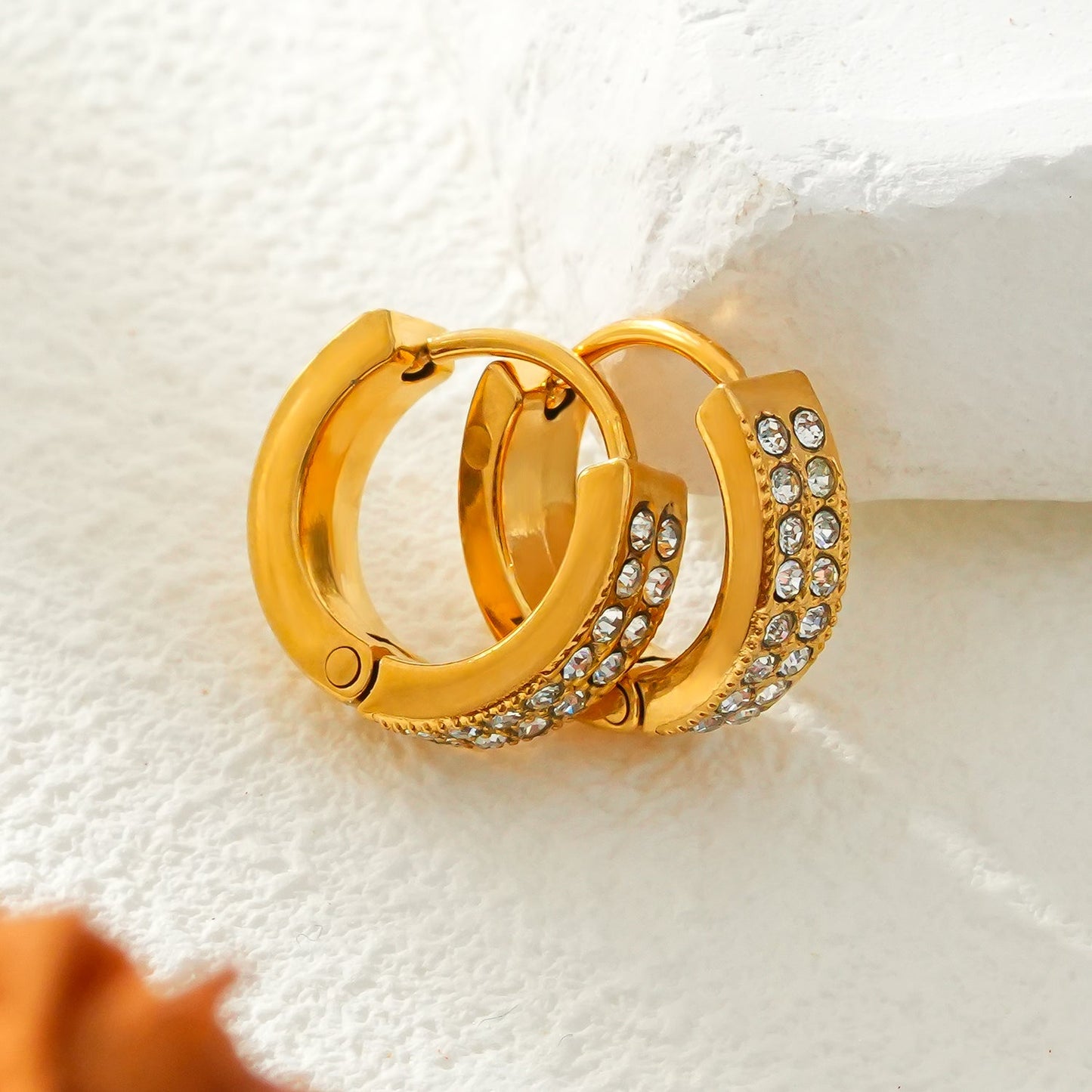 BLOUBERG Gold : Mini créoles Pavé Zirconium (CZ)