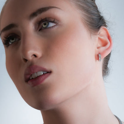 BLOUBERG Or Blanc (ton argent) : Boucles d'oreilles mini créoles double rang pavées de zircons cubiques (CZ)