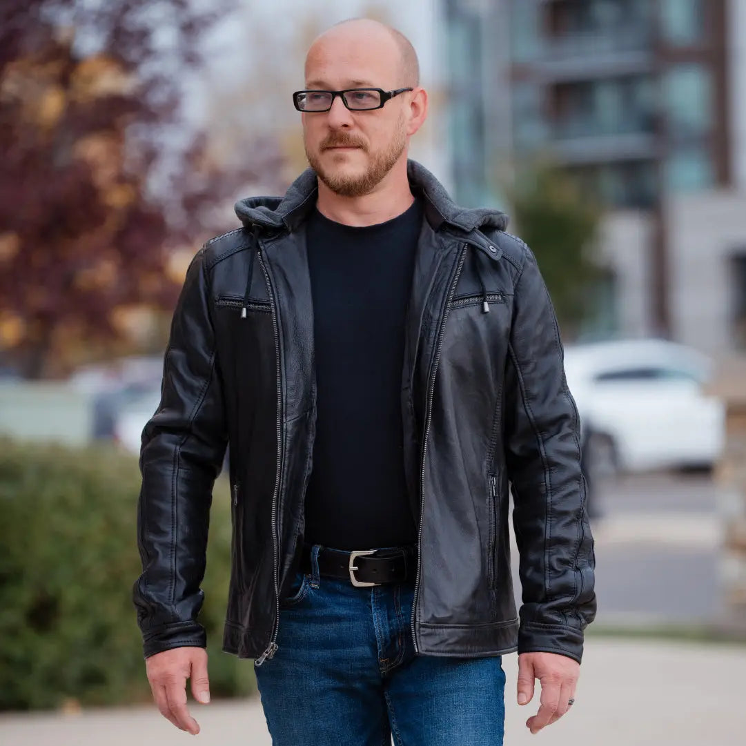 Blouson en cuir à capuche pour homme. Blouson en cuir de mouton avec capuche amovible