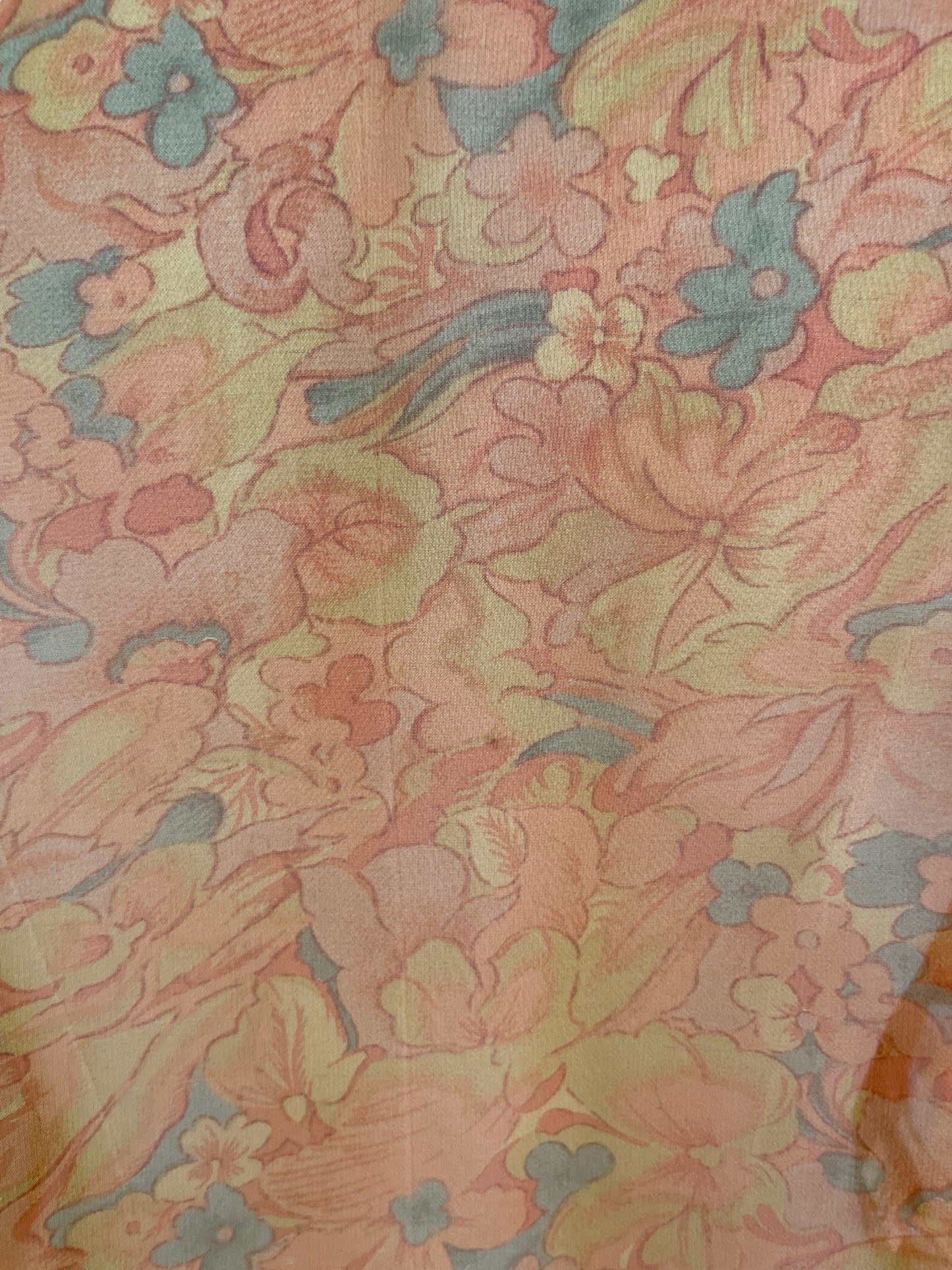 PRG6525 Haut fendue en soie pure Sheer Avatar