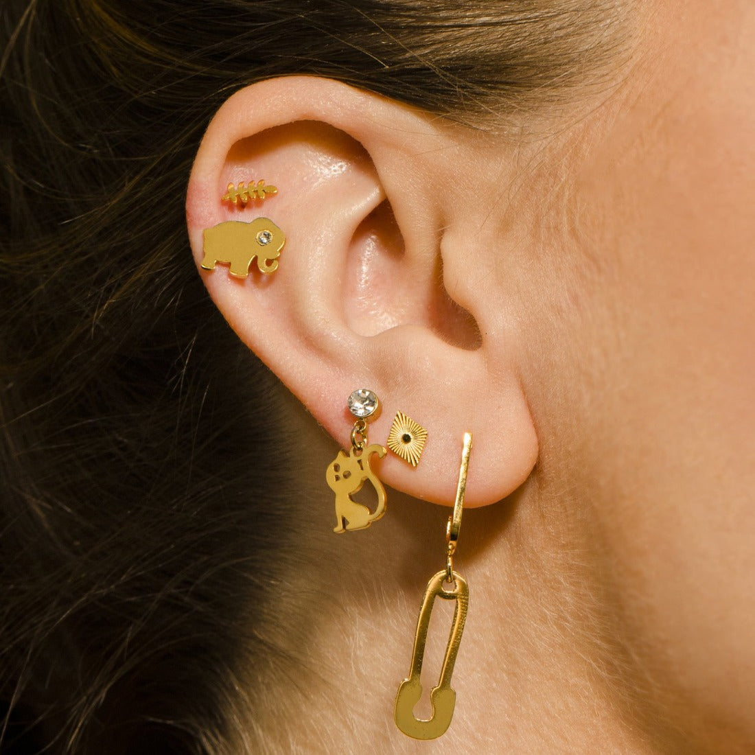 KITTY : Boucles d'oreilles chat avec une pierre de zircone cubique (CZ)