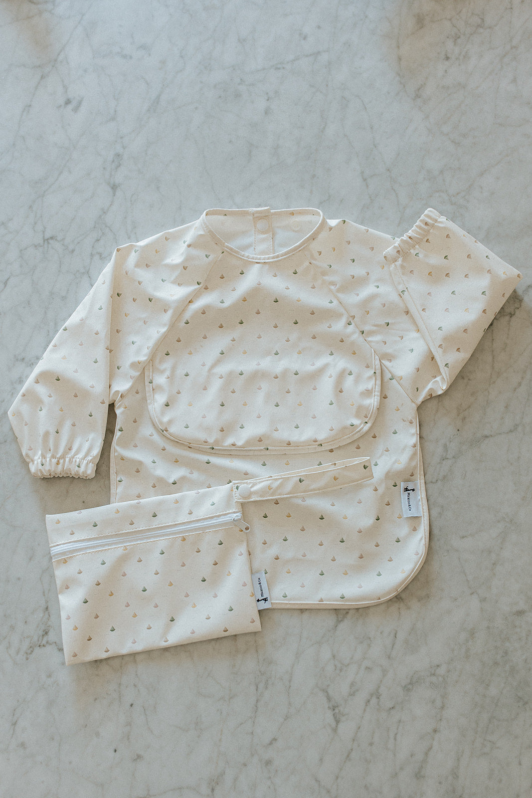 Bavette imperméable à manches longues avec poche | 6-24 mois