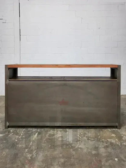 Buffet industriel en bois recyclé et acier brut