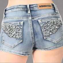 Shorts en jean Bus Stop ornés de strass et d'ailes d'ange pour femme