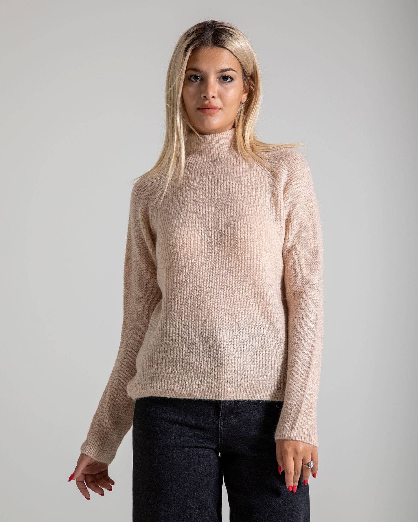 Chandail en mohair à col roulé et manches longues - Beige