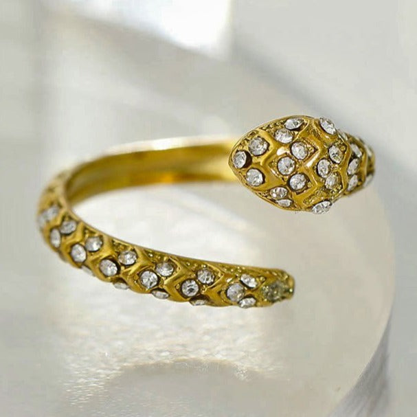 CARMEN Or : Bague serpent antique incrustée d'oxydes de zirconium