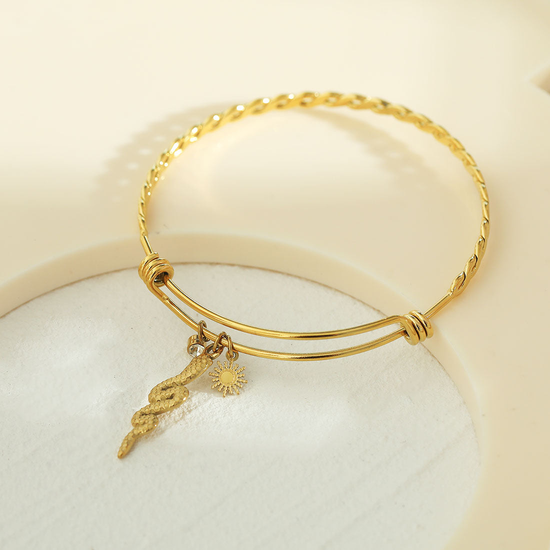 CATALINA Or : Bracelet avec Charms Serpent, Symbole Solaire et Zircons (CZ)