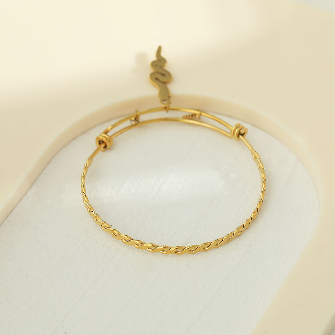 CATALINA Or : Bracelet avec Charms Serpent, Symbole Solaire et Zircons (CZ)