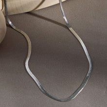 CATANIA: Snake Skin Textured Silver Chain Necklace