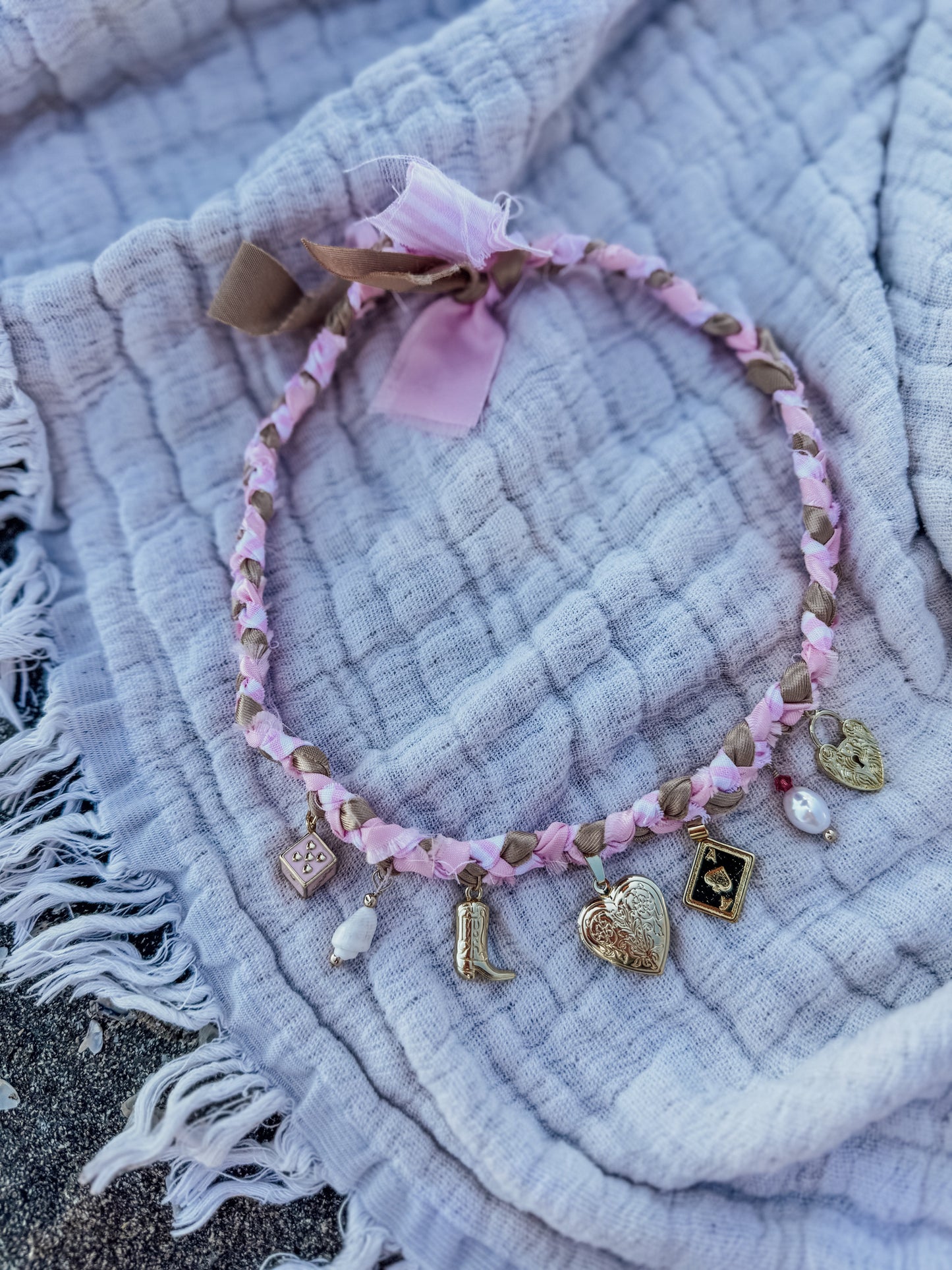 Le collier charme de la cow-girl côtière