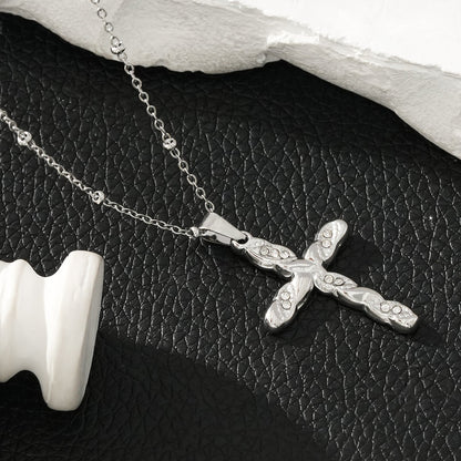 Or blanc ton argent CHAMONIX : Collier chaîne fine perlée avec pendentif croix texturé incrusté de zircone