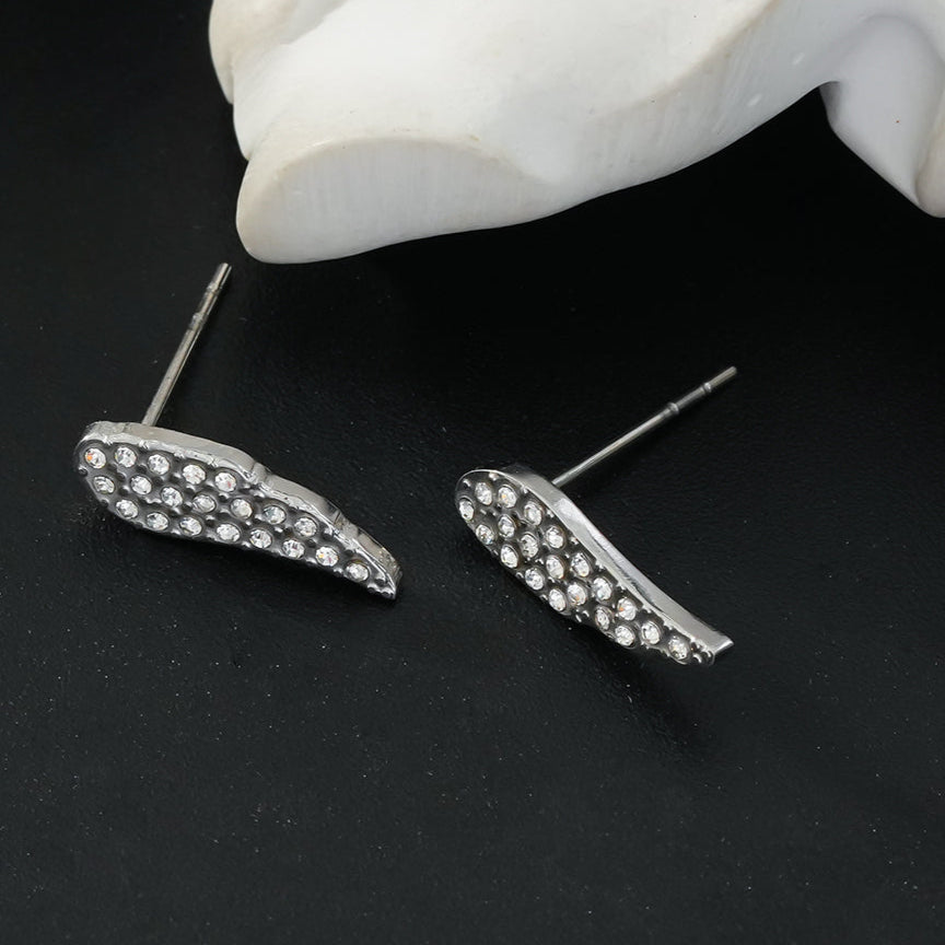 COMPTON Or blanc (ton argenté) : Boucles d'oreilles clous en forme d'aile avec pavé de zircone éblouissant – Un éclat élégant pour chaque occasion