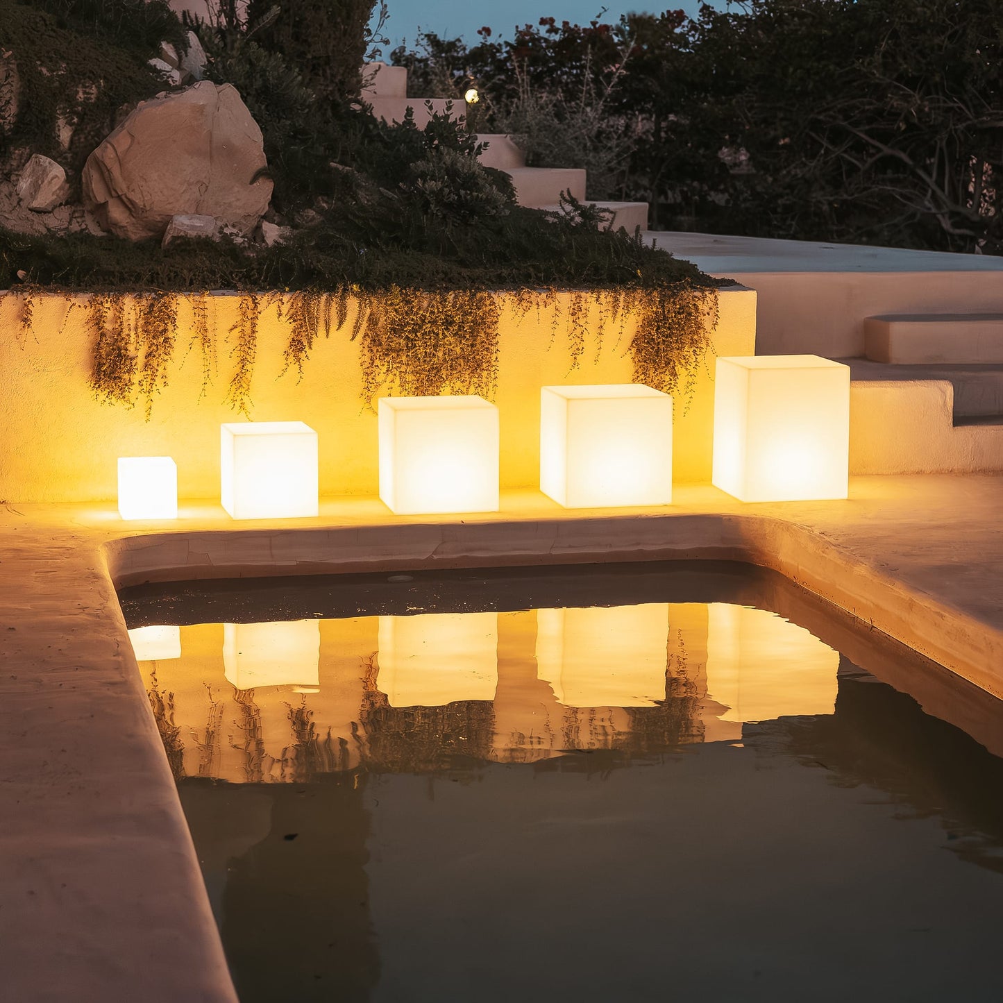 Cuby<br> Lampe Cubique Solaire &amp; Rechargeable