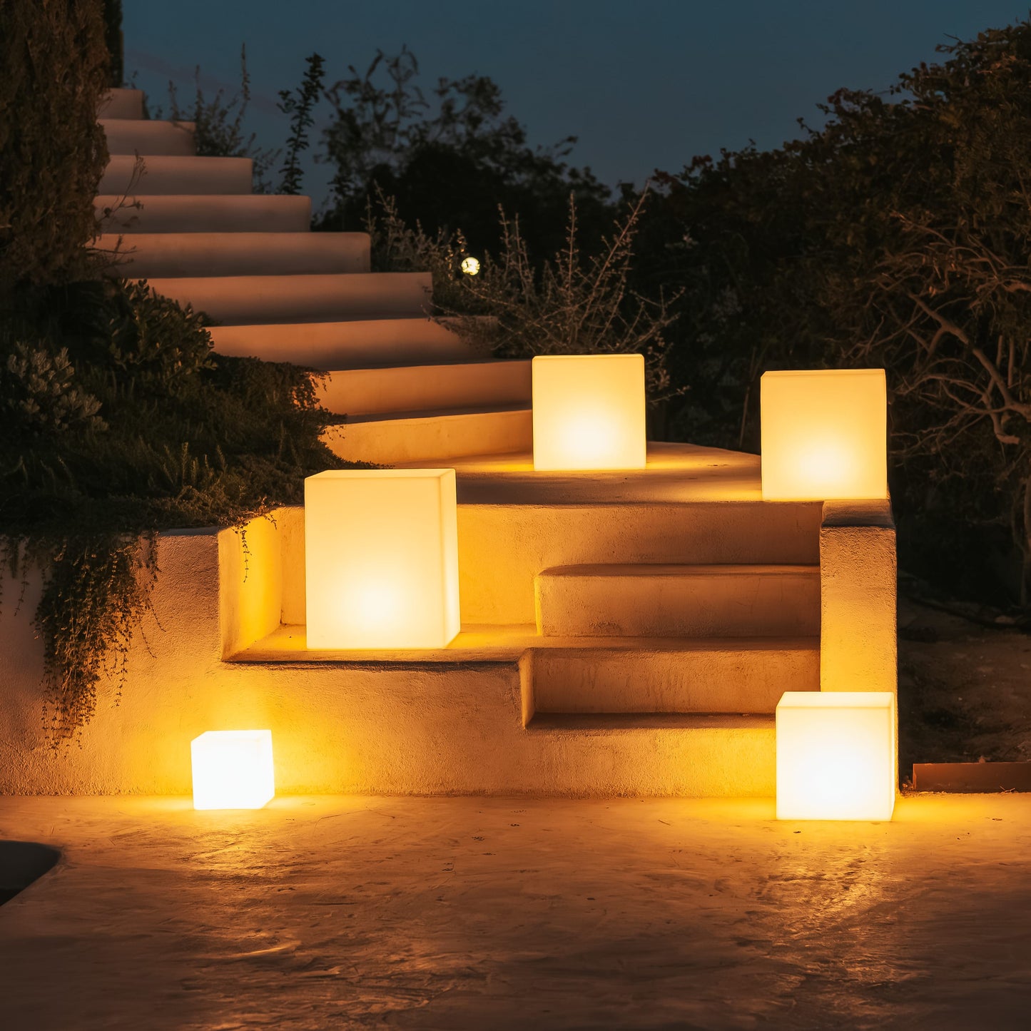 Cuby<br> Lampe Cubique Solaire &amp; Rechargeable
