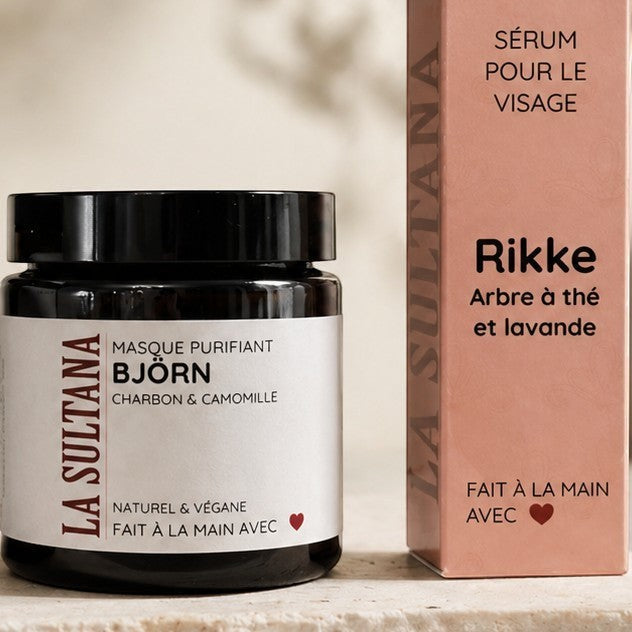 Sérum pour le visage et massage Gua Sha RIKKE arbre à thé & lavande
