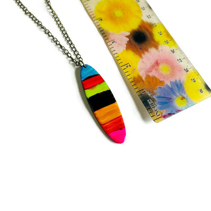 Collier pendentif rayé multicolore fait main