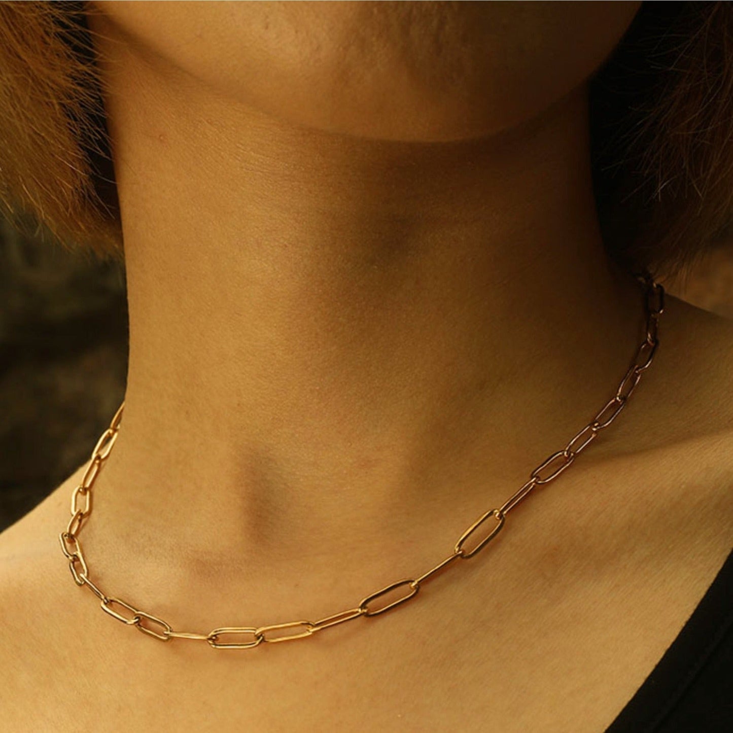 DALIA : Collier essentiel en maillons trombone dorés