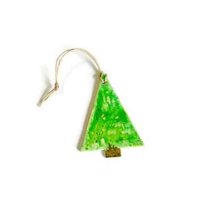 Décoration en forme de sapin de Noël faite à la main