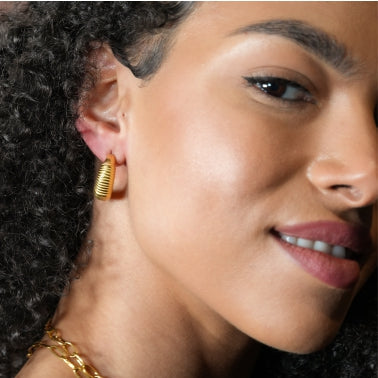 Style DOLCEDA : Boucles d'oreilles créoles géométriques de style Art Déco