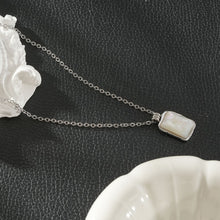 MAUI Argent : Collier chaîne avec pendentif rectangle en coquillage d'inspiration vintage