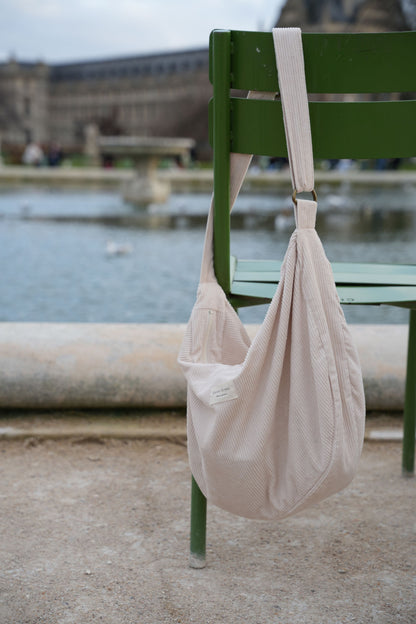 Sac croissant en velours côtelé | Bandoulière réglable