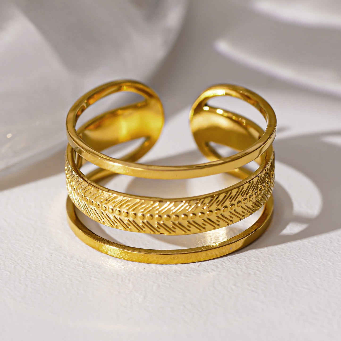MATHEO: Bague Triple empilement Or Texturé