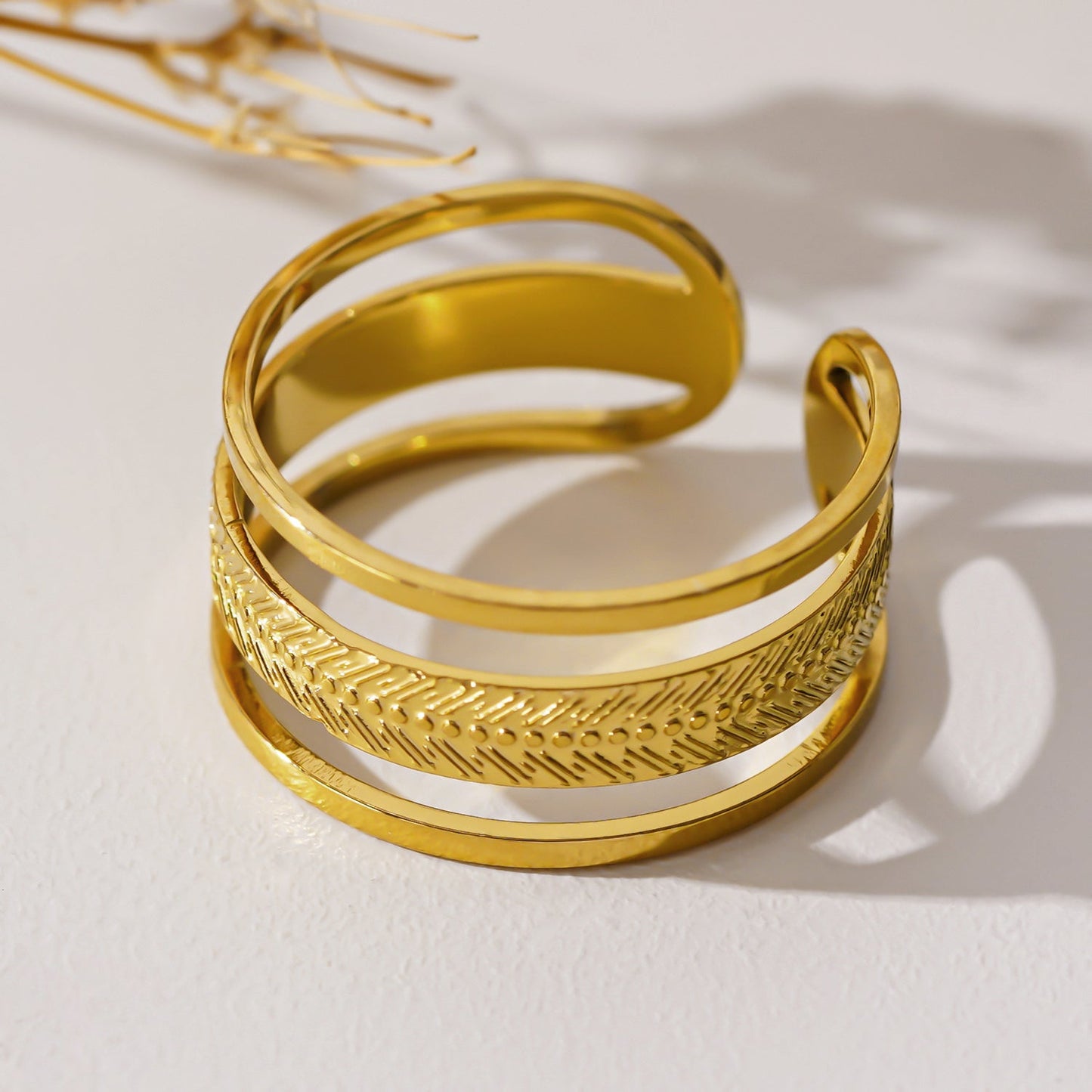 MATHEO: Bague Triple empilement Or Texturé