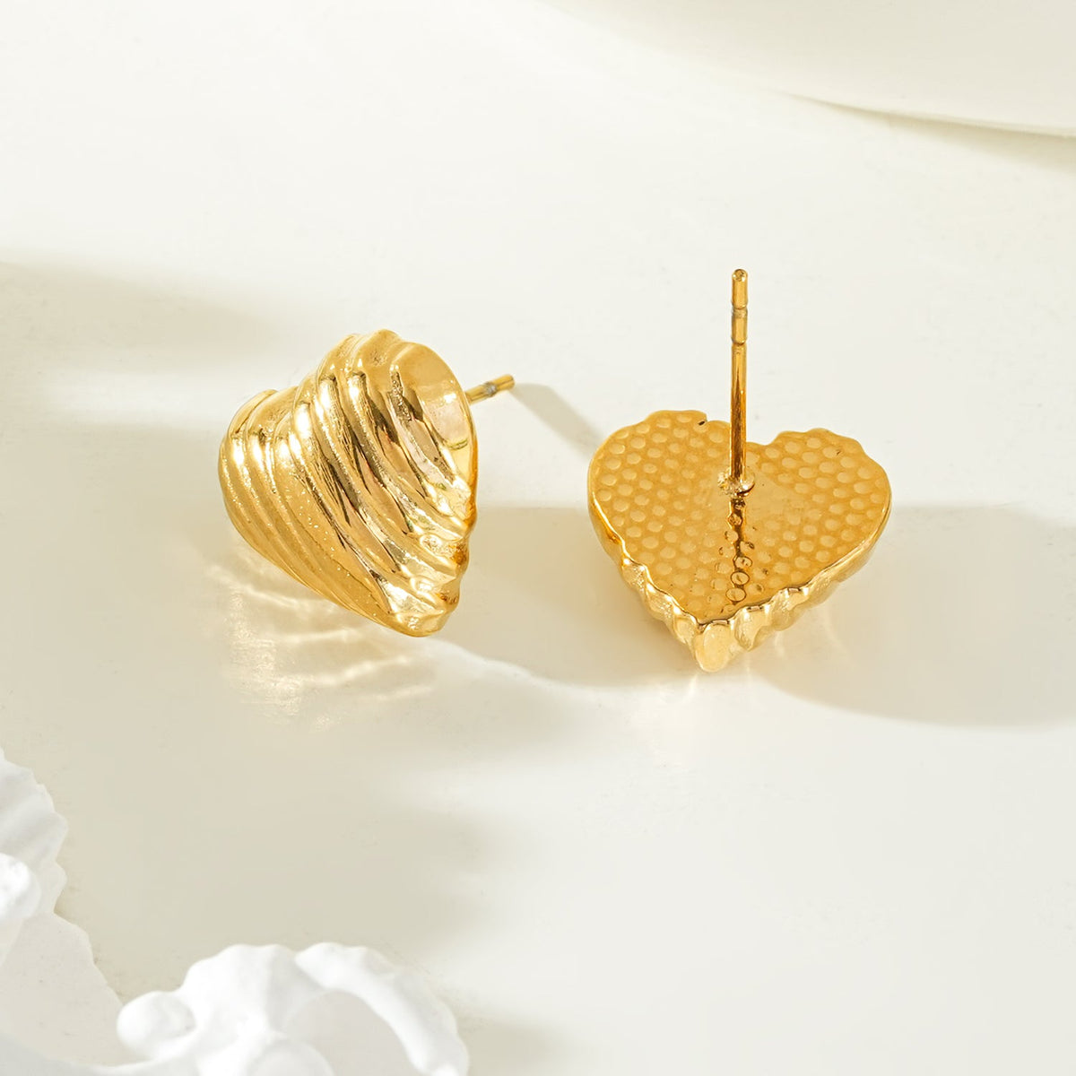 MICINA Gold: Art Deco Textured Heart Shaped Stud Earrings
