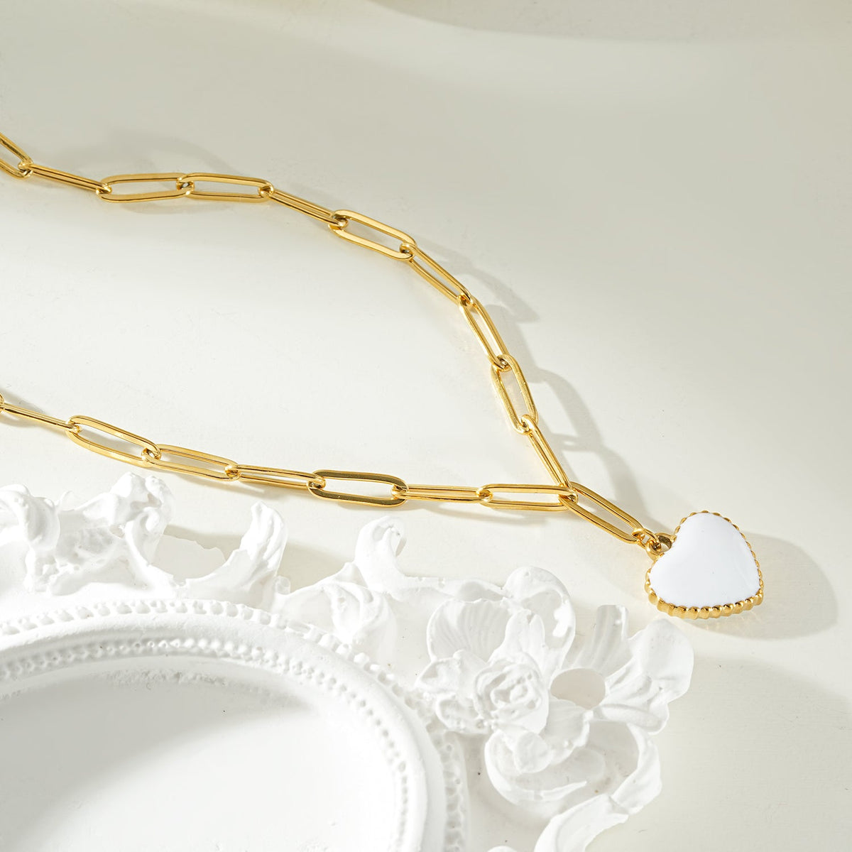 HEART WHITE Gold: Paper Clip Chain Anchoring an Enameled White Heart Charm
