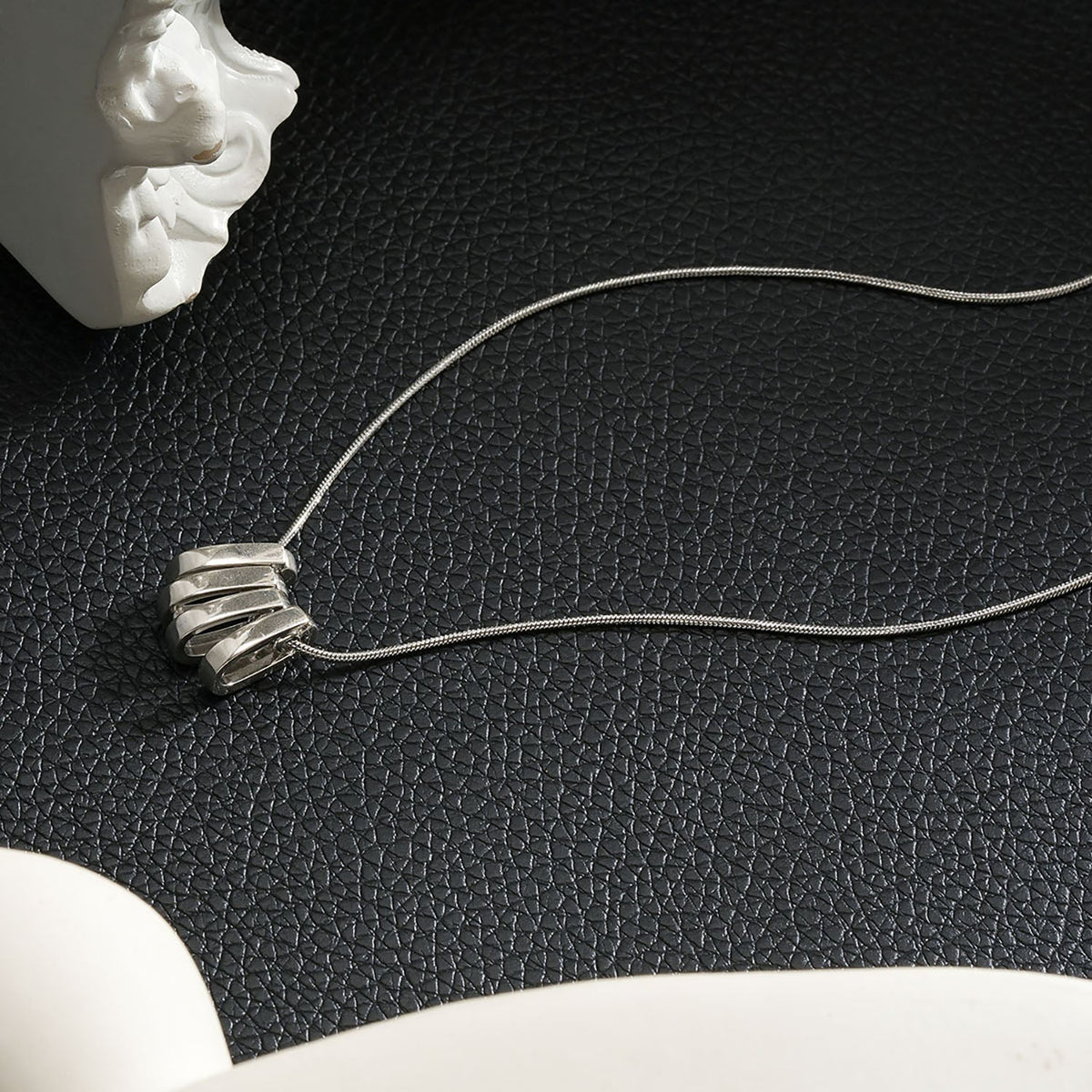 GARNA Silver (White Gold): Mini Snake-Skin Chain with Zirconia-Adorned Oval Shaped Charms