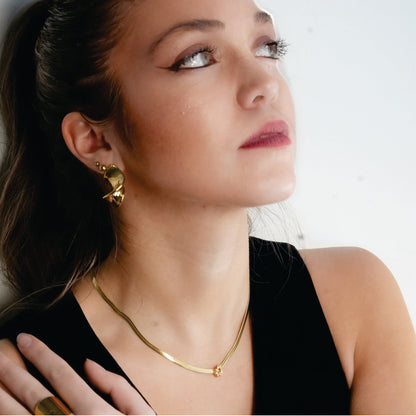 AGULHAS Or : Élégance Céleste - Collier Chaîne Peau de Serpent avec Pendentif Étoile Incrusté de Zirconium