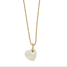KAO Gold : Collier avec pendentif cœur en nacre et pierres en zircone