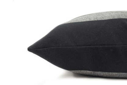 Housse de coussin rayée anthracite
