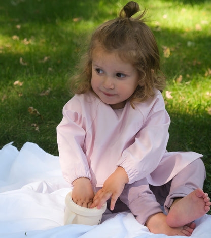 Bavette imperméable à manches longues avec poche | 6-24 mois