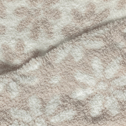 Jeté de lit allongé blanc et beige rougissant à motif marguerite