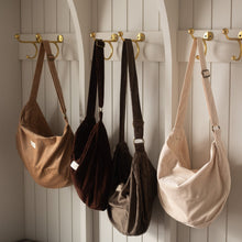 Sac croissant en velours côtelé | Bandoulière réglable