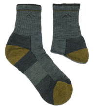 Chaussettes de randonnée mi-mollet mi-épaisse pour femmes Hiker Micro Crew de Darn Tough 1903