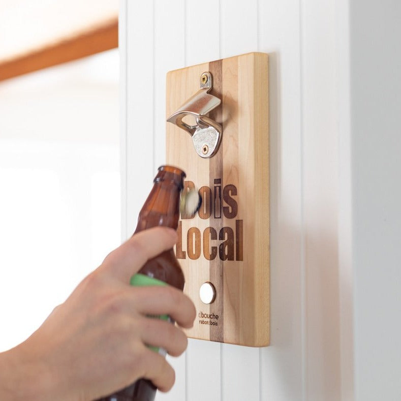 Wall-mounted bottle opener with magnet "Le d-Bouche"