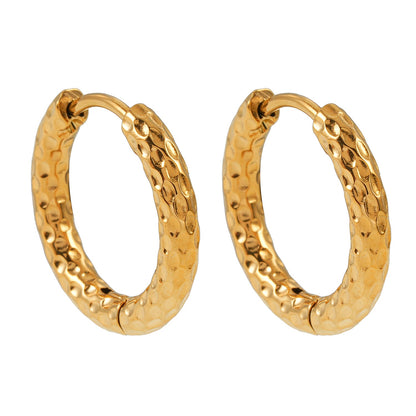 EDGWARE Gold : Boucles d'oreilles créoles martelées décoratives