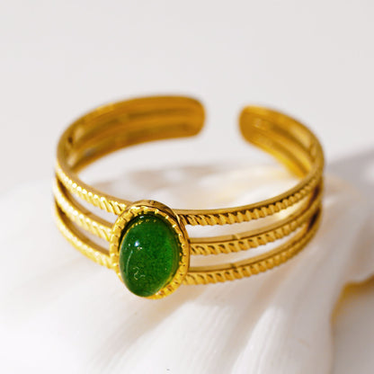 ELMARIE : Bague texturée à triple bande avec pierre centrale en aventurine verte