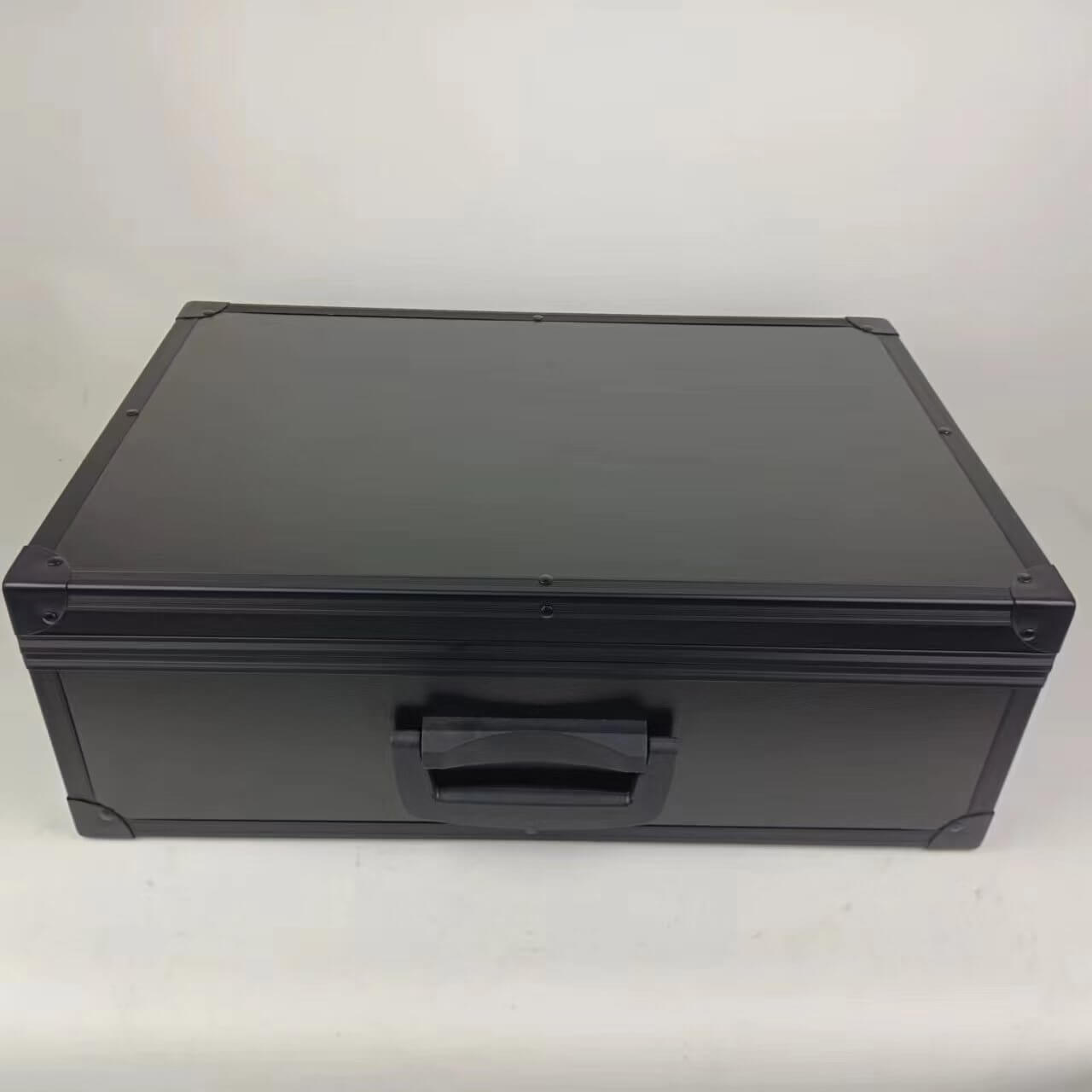 Mallette de rangement pour miniatures EVORETRO 80 emplacements avec mousse personnalisable