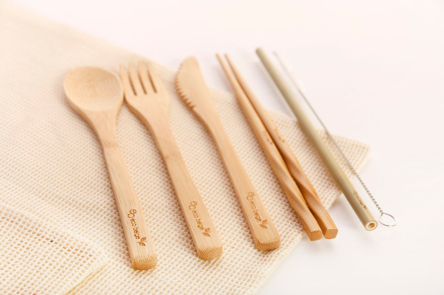 Ensemble de couverts en bambou naturel