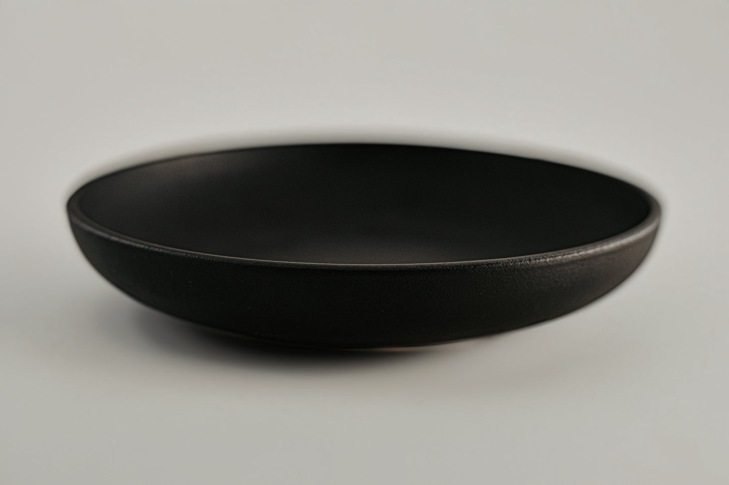 Vaisselles en grès (noir mat)
