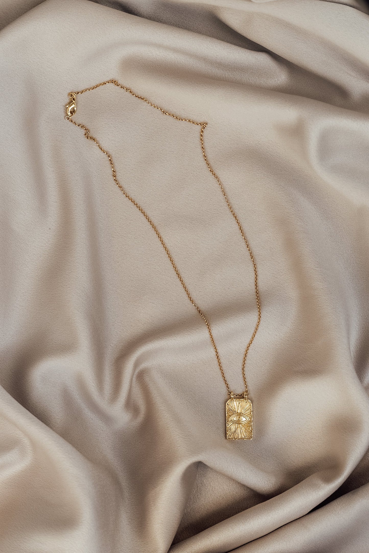 Le collier de jasmin